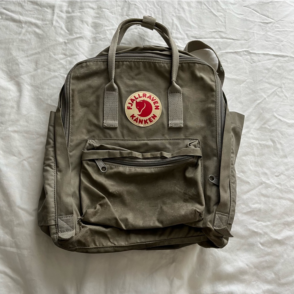 Army green Fjallraven Kanken backpack